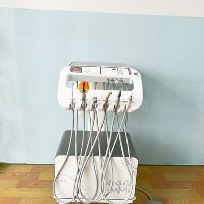 良い価格 仏山工場 550W ポータブル歯科ユニット ベストセラー モバイル歯科治療トロリー 電動モバイル歯科カート オンライン